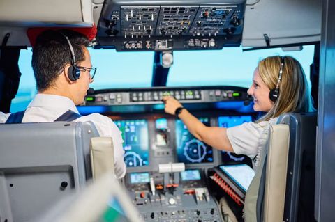 Explore Pilot Training: A Complete Guide to Basics, Knowledge, Facts, and Career Insights